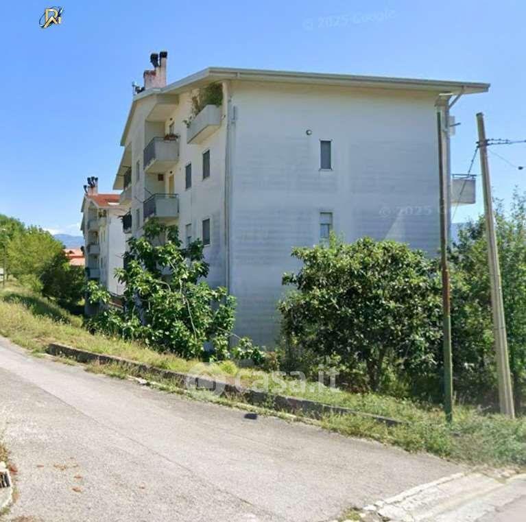Trilocale in Via Monte Bianco 2 — foto 6 di 35