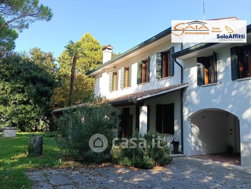 Villa in Via A. Gramsci 46 — foto 17 di 53
