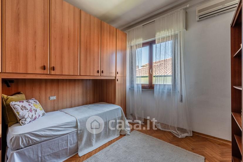 Villa in Via degli Ontani 48 — foto 10 di 34