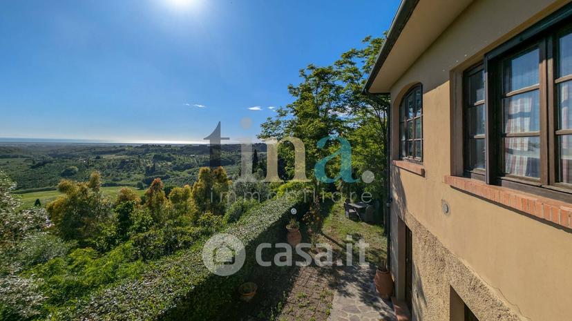Villa in Via Cecinese — foto 25 di 56