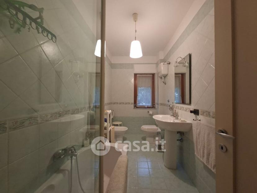 Trilocale in Via Martiri di Bellona 14 — foto 22 di 30