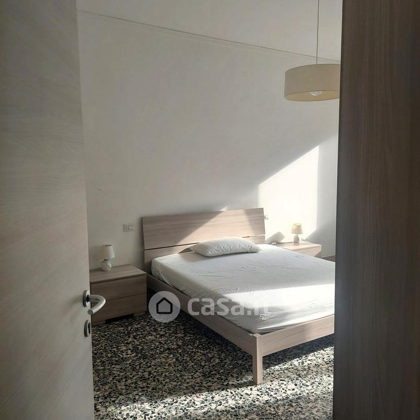 Stanza in Via Vittorio Veneto 1 — foto 7 di 21