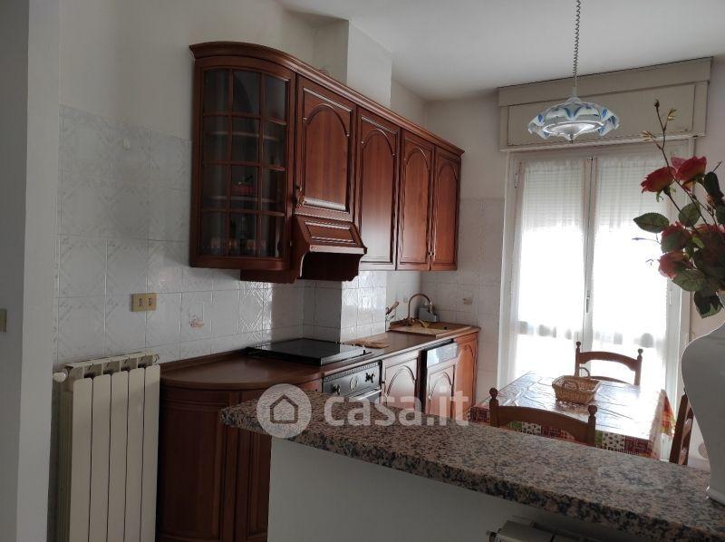 Trilocale in Via Sicilia 10 — foto 4 di 11