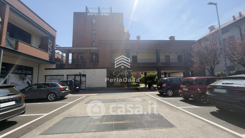 Monolocale in Via Eleonora Duse 11 — foto 2 di 20