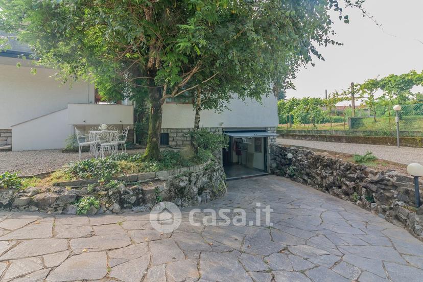 Villa in Via Como 19 — foto 27 di 32