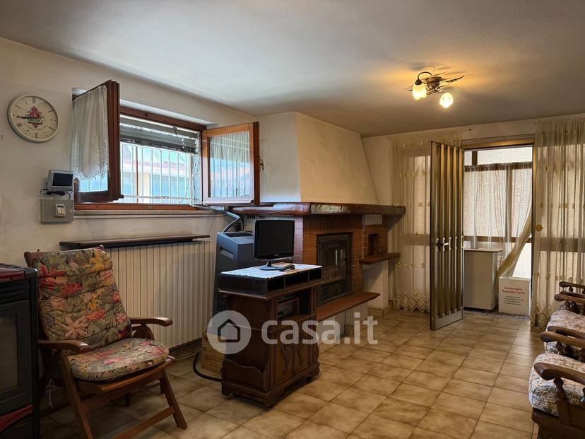Villa in Via Luigi Barbieri 72 — foto 28 di 57
