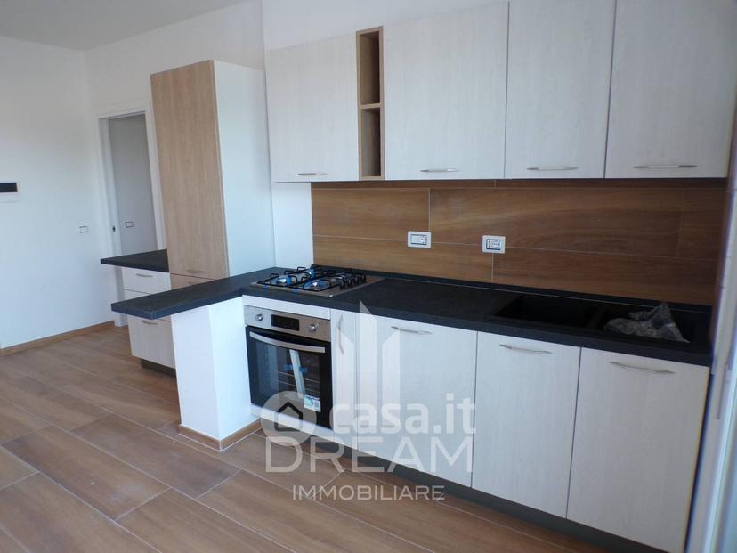 Trilocale in Via Ungheria 1 — foto 8 di 15