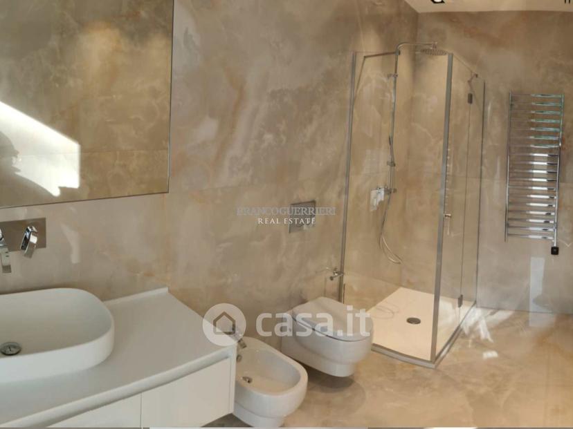 Villa in Via Alcide de Gasperi — foto 21 di 29