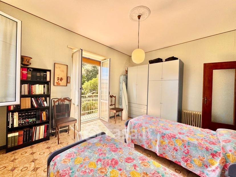 Quadrilocale in Via Ivanoe Amoretti 42 — foto 12 di 34