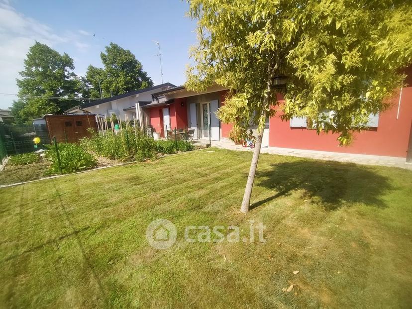 Villa in Via dei Gerani 1 — foto 16 di 37