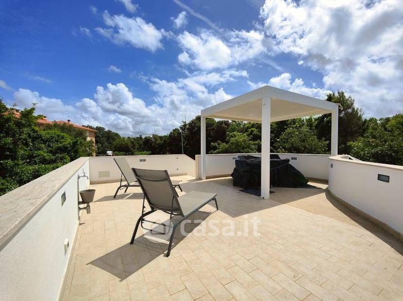 Villa in Via dei Frassini — foto 27 di 33