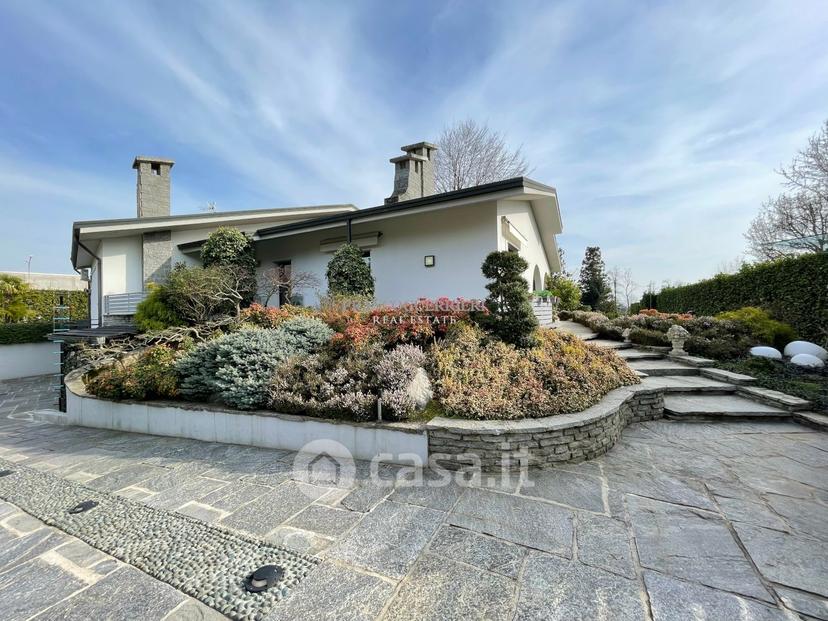Villa in Via Alcide de Gasperi — foto 10 di 38