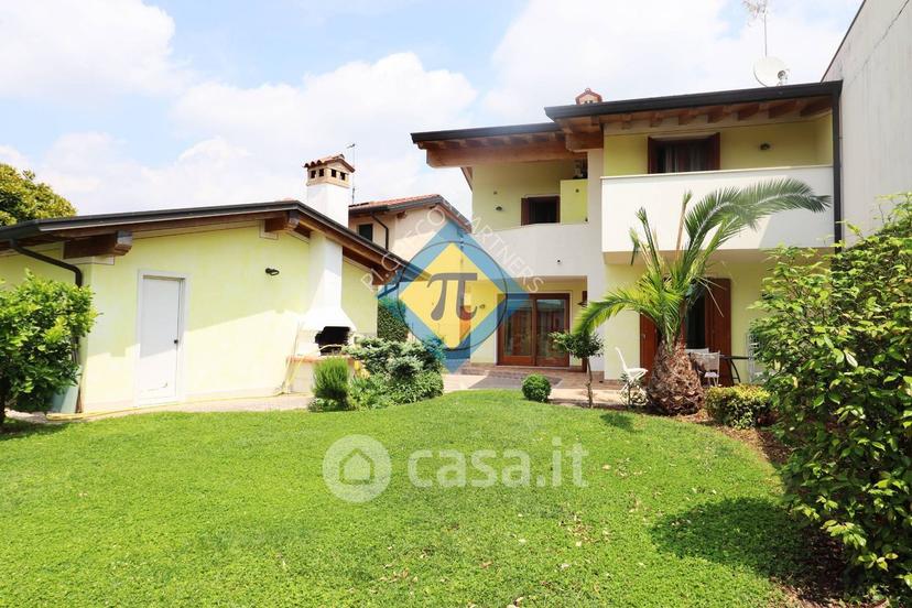 Villa in Via Cappuccini — foto 3 di 13