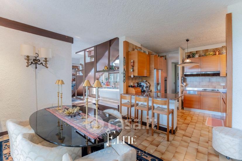 Villa in Via Luigi Cadorna 1800 — foto 37 di 42