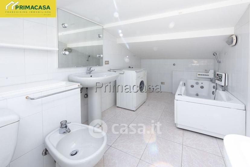 Bilocale in Via Dante Alighieri 14 — foto 2 di 32