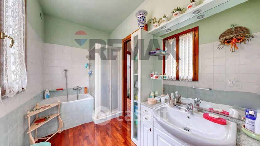 Villa in Via Fratelli Rosselli — foto 3 di 74