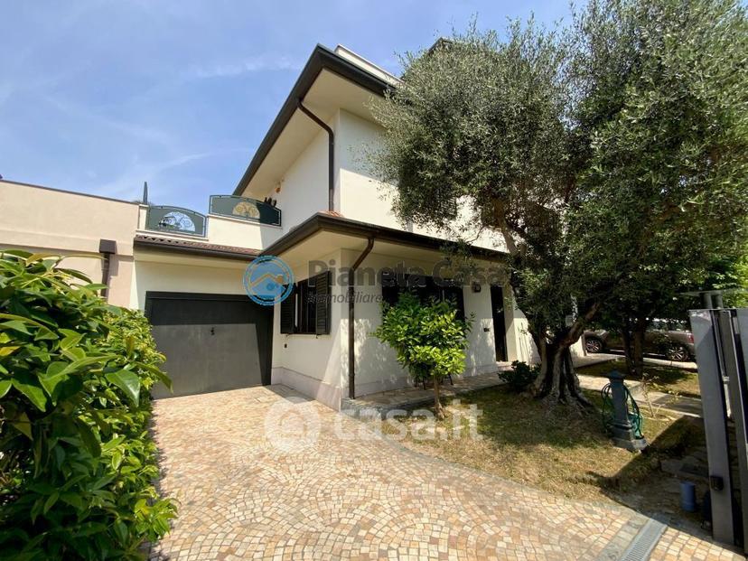 Villa in Via Antonio Simeone Sografi 11 — foto 13 di 33