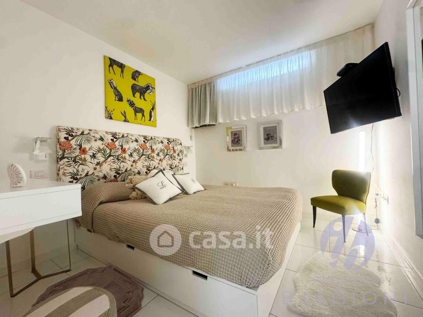 Villa in Via Vincenzo Bellini 5 — foto 24 di 28