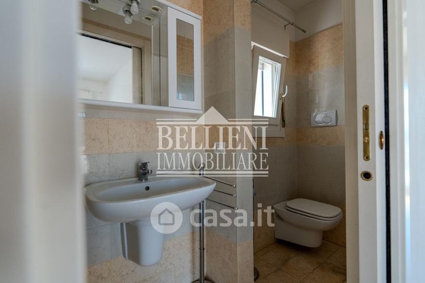 Quadrilocale in Via Alessandro Massaria — foto 17 di 28