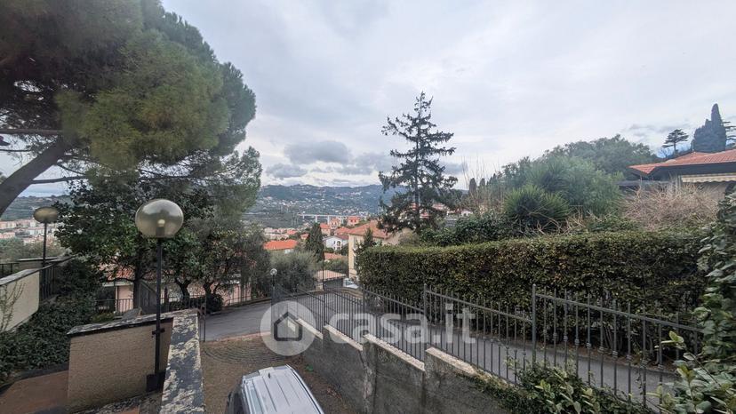 Villa in Via Fanny Roncati Carli — foto 2 di 26