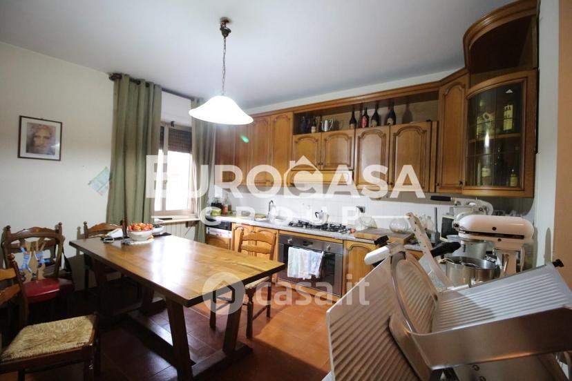 Trilocale in Via Pesciatina 761 — foto 5 di 16