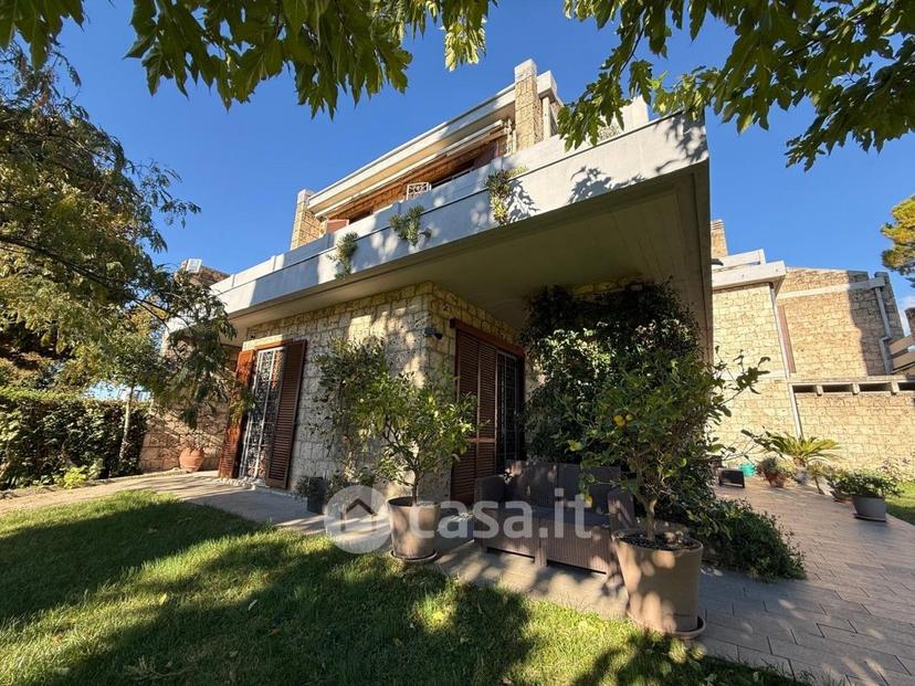 Villa in Via dei Colli — foto 3 di 33