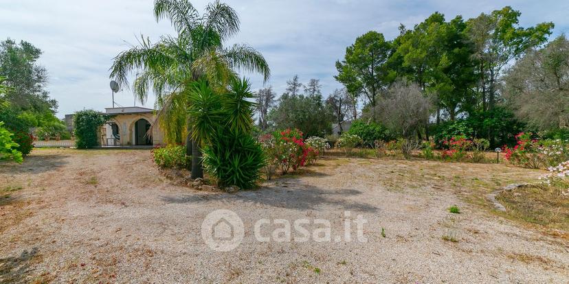 Villa in Strada Comunale Brindisi 6 — foto 18 di 54