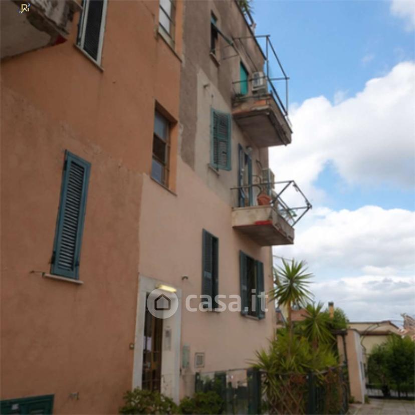 Trilocale in Via dei Limoni 45 — foto 2 di 36