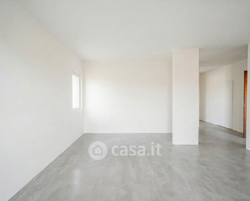 Trilocale in Strada del Friuli 14034 — foto 12 di 16