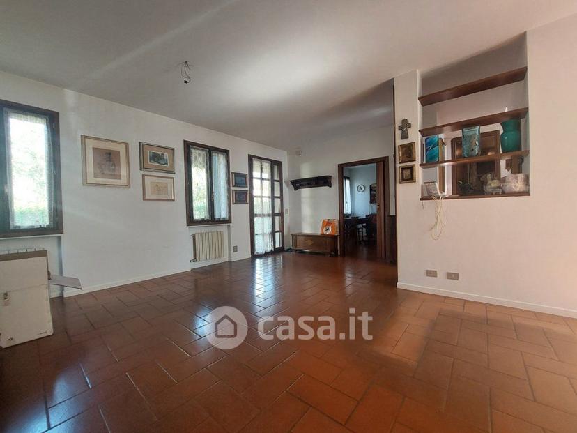 Villa in Via Miranese 11 — foto 3 di 38