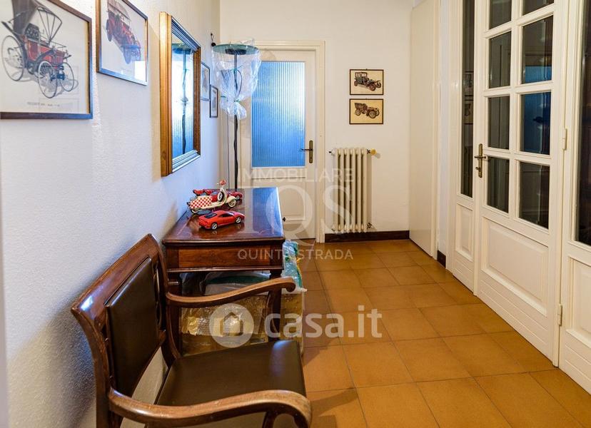 Villa in Via U. Foscolo 16 — foto 17 di 31