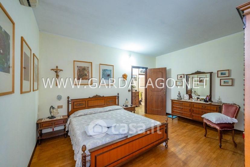 Villa in Via Carlo G. Battistoli — foto 13 di 37