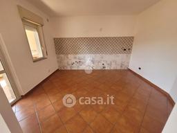 Quadrilocale in 1° Traversa Genoese 18