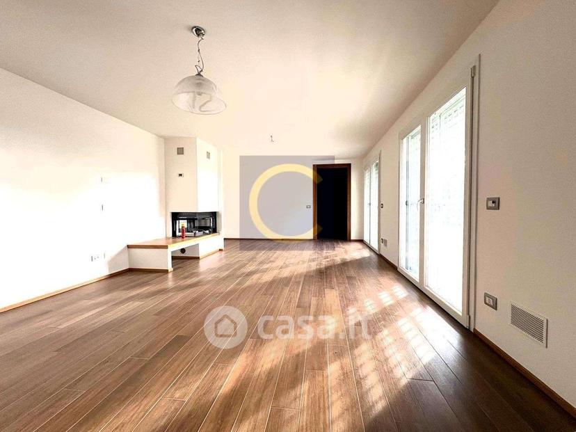 Villa in Via G. Leopardi — foto 17 di 22