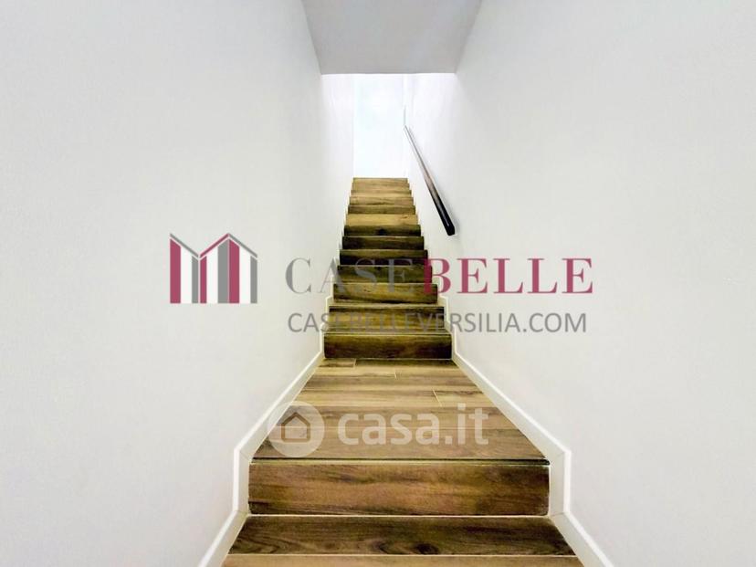 Trilocale in Via Umberto Giordano 55041 — foto 11 di 33