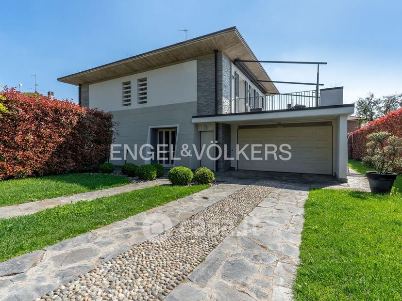 Villa in Via Filippo Corridoni — foto 7 di 21