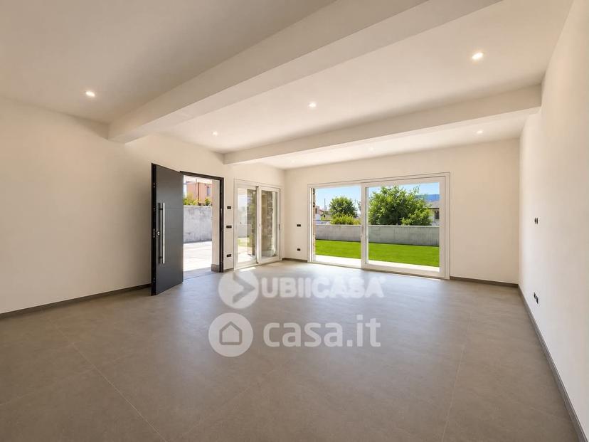 Villa in Via dei Garofani — foto 12 di 12