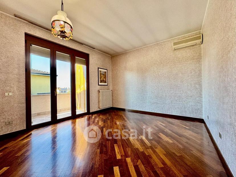 Villa in Via Adige — foto 5 di 45