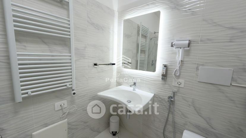 Monolocale in Via Eleonora Duse 11 — foto 10 di 20