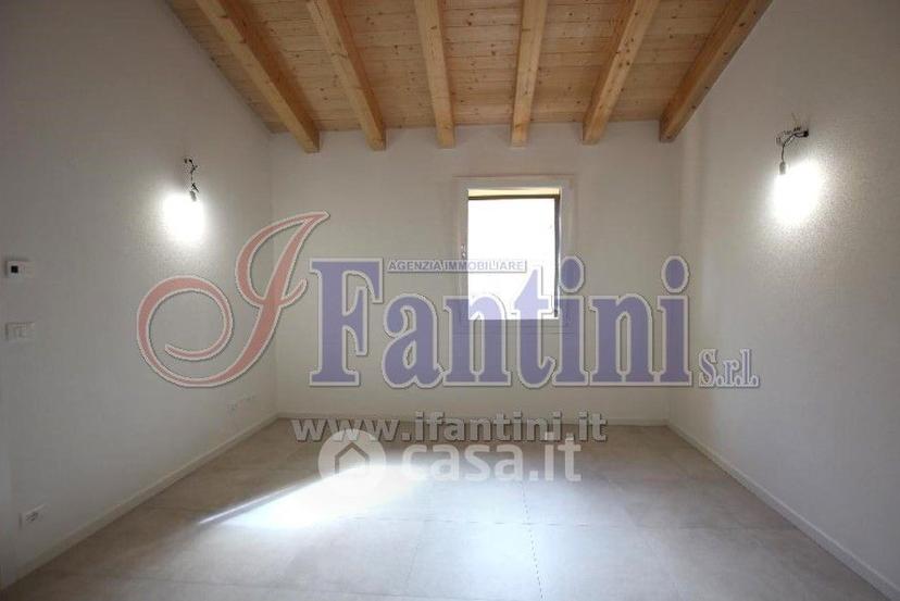 Trilocale in Via Ugo Bassi 62 — foto 5 di 21