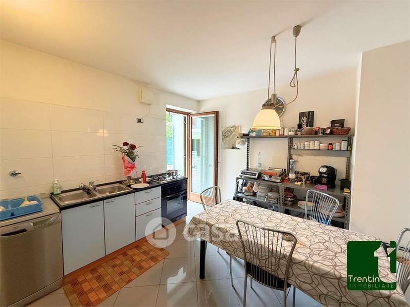 Appartamento in Via Lozeri — foto 8 di 17