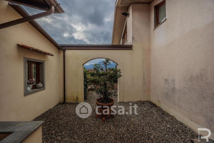 Villa in Via Mozza di Barga — foto 9 di 47
