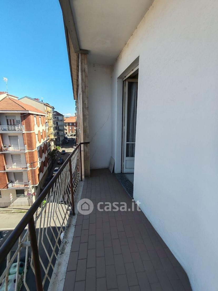 Stanza in Via Gioacchino Rossini 15 — foto 3 di 33