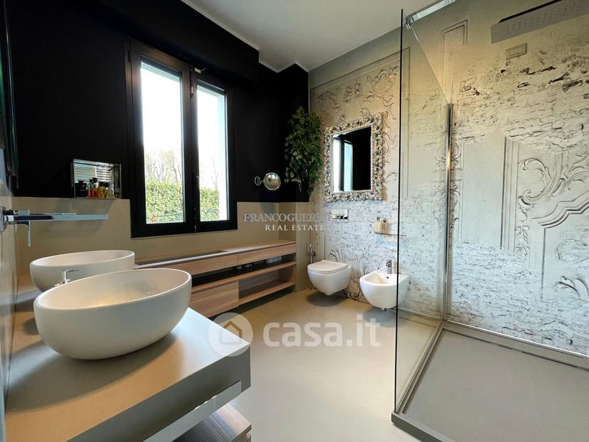 Villa in Via Alcide de Gasperi — foto 31 di 38