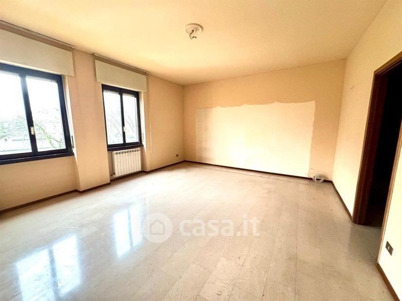 Trilocale in Via Luca della Robbia 1 — foto 10 di 29