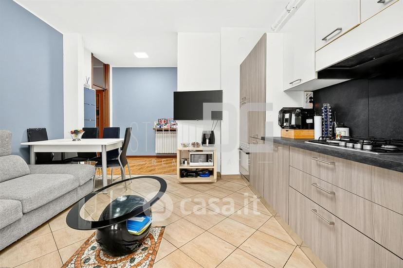 Trilocale in Viale Vittorio Veneto 17 — foto 18 di 19
