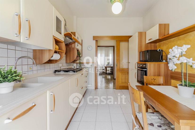 Trilocale in Via Grazia Deledda 23 — foto 11 di 41