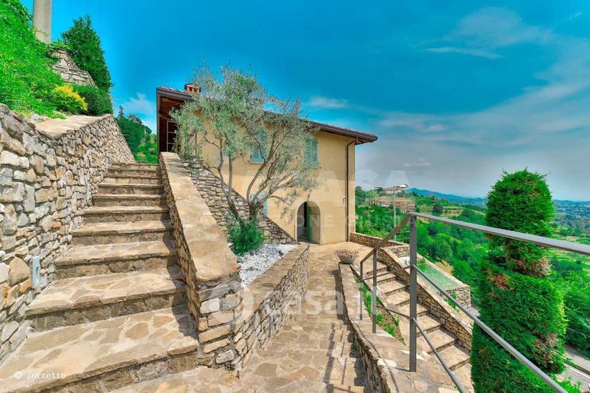 Villa in Via Belvedere 37 — foto 50 di 95