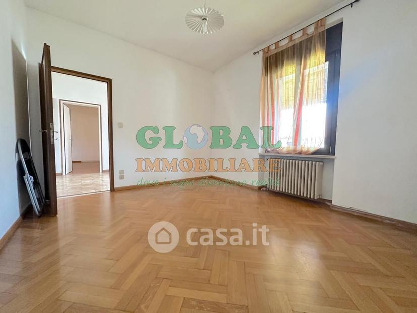 Trilocale in Via Fratelli 43 — foto 13 di 28
