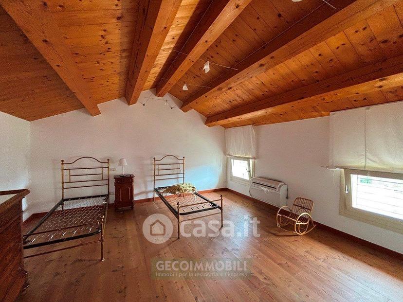 Villa in Via Caldoie — foto 12 di 30